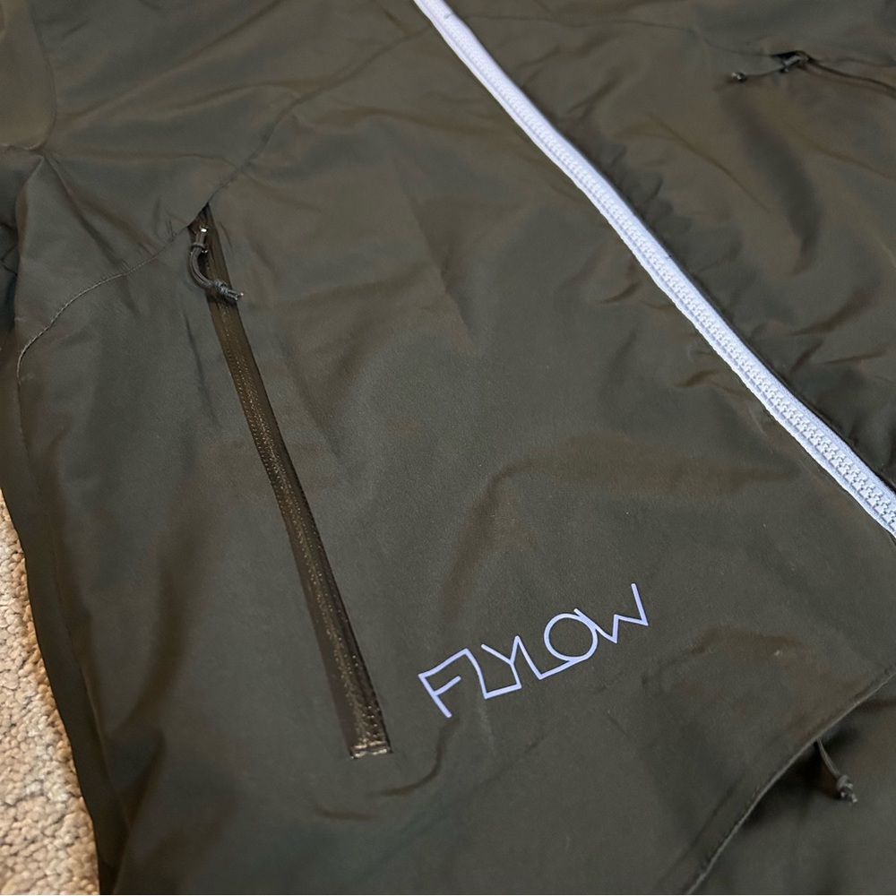 Flylow Ski and Snowboard Jacket - Women’s large - Picture 4 of 16